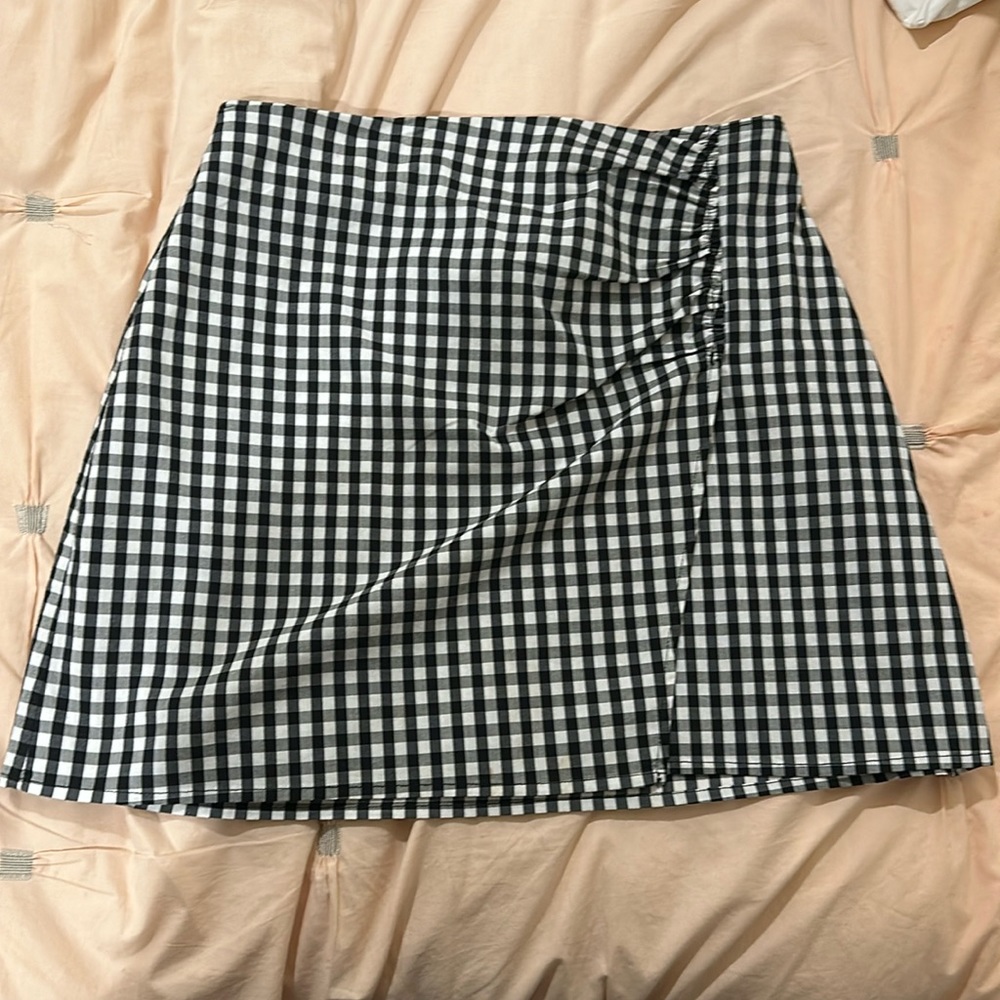 Hollister Black/White Plaid High Rise Skirt